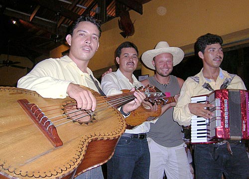 Kostarika, Jaco, mexická kapela