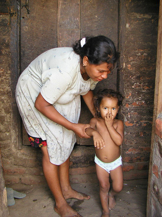 Isla Ometepe, dceruka s maminkou v zelinstv