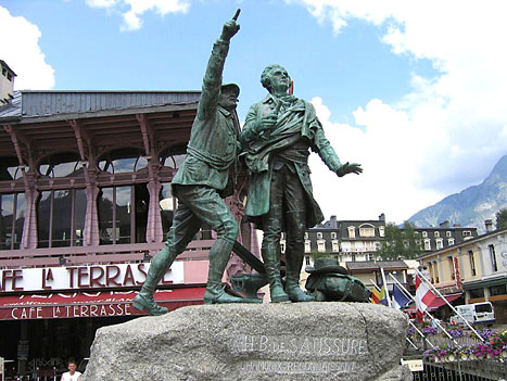 Chamonix - památník Balmata a Paccarda