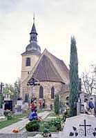 Kostel sv. Ji, nejstar v Plzni, stavba z roku 992, zaloen sv. Vojtchem na soutoku Berounky a slavy.