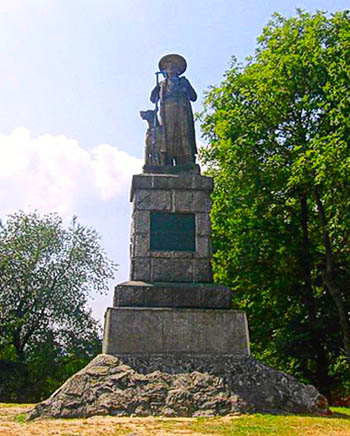 Újezd - Kozinův pomník na Hrádku