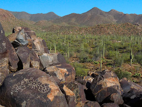 Petroglyfy v pouti