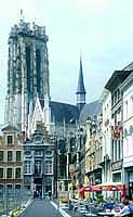 Zvonice u kostela sv. Rombouta v Mechelenu