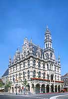 Radnice se zvonicí v Oudenaarde